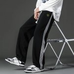 120 Stone Island 石头岛卫裤秋季新款拼接织带休闲裤 可束腿 ，百搭神裤，拖地裤， 男女同款 ，舒适百搭，立体裁剪！手感细腻，百搭不挑人！ 颜色：