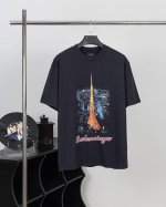 款号#Bl11 高品质Bal巴黎世家东京限定巴黎银座短袖，整件破烂做旧处理，纯棉双纱面料，对色定染面料，超精细平网印花工艺，潮流感十足，采用细致纱网材质做网板，