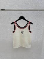 D家 早春新款 圆领五角星针织背心 颜色：白色 尺码：36.38.40