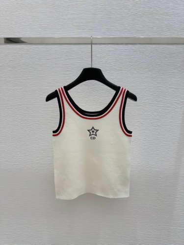 D家 早春新款 圆领五角星针织背心 颜色：白色 尺码：36.38.40