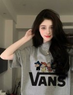 Vans万斯 高克重春日部防护队蜡笔小新纯棉直筒T恤卡通印花短袖情侣款 Color: 麻灰色 Size: M-Xl M 肩宽50 胸围112 衣长 Cm L 肩