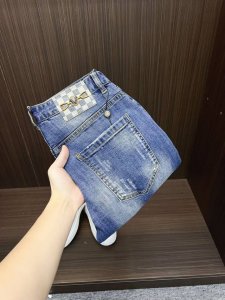 范思哲 2025新款新品 专柜有售 实体店极品牛仔裤专柜原版1:1好货 适合各个年龄段 市场最高版本的欧洲进口面料 舒适柔软亲肤 上身效果超级棒时尚百搭 笔挺有