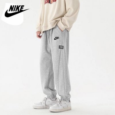 新款耐克Nike印花收脚卫裤！直筒宽松王炸绝绝子 春日极品 显瘦遮肉 绝对得好穿第一名 亲肤透气 穿一整个春季无压力 宽松阔腿裤型对身材包容度强 高矮胖瘦都能轻