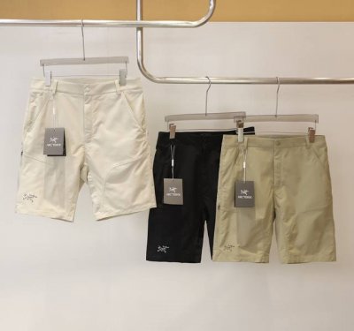 供 Arc'teryx 始祖鸟 春季新款男款运动速干短裤印花版本 版型适中，面料柔软，休闲百搭，高弹垂感，顺滑柔软，冰爽透气。 颜色：黑色、浅绿、杏色 成分：