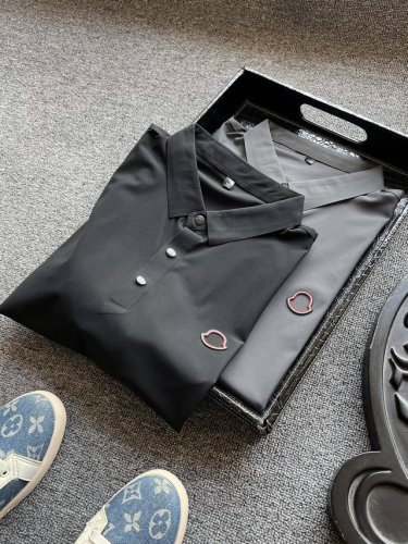 专柜顶级冰氧锦棉 人气爆款 Moncler 蒙口专柜新品轻奢商务休闲无痕短袖polo衫 恒隆在售万元级 款号 9901 蒙口家今年最新液氨锦棉面料 带有冰凉因子