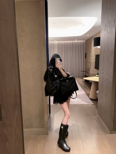 小香中古防晒夹克冲锋衣外套～～要准备新疆旅游的宝贝们必备Sml