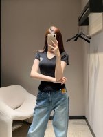 Chorme Heart* 25Ss春夏新款 马蹄印花大V领短袖Tee丨独家高版出品！版型好不挑人，而且显瘦！简约的偏低胸大V领设计，修饰脸型显出天鹅颈，超百搭