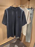 loro Piana诺悠翩雅 2025春夏男士最新的贸易订单短袖T恤，全品相！！网红款！采用Logo图案皮革设计！上身舒适透气，不僵硬，整体有着丰富的立体感，品