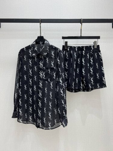 强烈推荐 Ysl*2025春夏新款 印花网纱长袖套装 上身就是满满的时髦高级感 巨拉风 自带气场 超轻薄面料 质感很奈斯 时髦又高级 颜色超级正 上身显白又显瘦