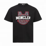 monecler 蒙口 胸前发泡印花短袖 面料采用260克重精梳棉 定制32支1*1螺纹 成衣两遍水洗处理 面料舒适亲肤无异感 定制定染面料 纺织密度高 垂感佳