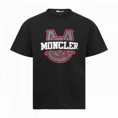 monecler 蒙口 胸前发泡印花短袖 面料采用260克重精梳棉 定制32支1*1螺纹 成衣两遍水洗处理 面料舒适亲肤无异感 定制定染面料 纺织密度高 垂感佳