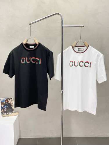 Gucci古驰独家专供新款原单男士休闲短袖 高端定制 高版本 时尚百搭爆款进口面料 手感超柔软细腻 穿着亲肤舒适 高端精品 代工厂p精细做工 上身非常赞 男士必