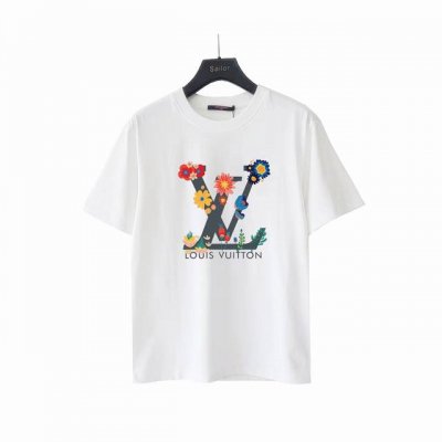 实拍细节图 +尺码表 Louis Vuit*On 路易威登 Logo鲜花修饰短袖T桖 面料：洗水精梳紧密棉盖棉260 柔顺手感 宽松版型设计 男女同款 颜色：黑