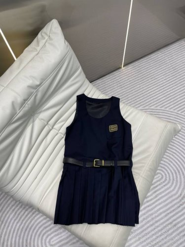 Miumi* 25春夏新款 深蓝色字母Logo背心连衣裙出货，配套腰带一起出，Yb定制，内搭T恤长袖都可以，单穿或叠搭都好看！Sml Aa