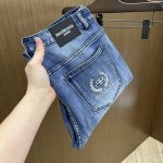 新款 Bbg 2540春夏新款男士休闲牛仔裤，顶级品质！渠道订单，官网同步出售！！原厂订制牛仔全棉材质！适合休闲 正装各种搭配～日常通勤的极品！！Bok尺码:3
