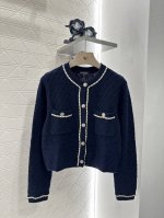 chane*2025新品上架 重工链条圆领针织开衫 定制Yb羊毛纱线织造 质感高级 品相十足 正肩针织开衫剪裁 更显身姿纤细挺拔 领袖口延伸至前襟和下摆以立体皮