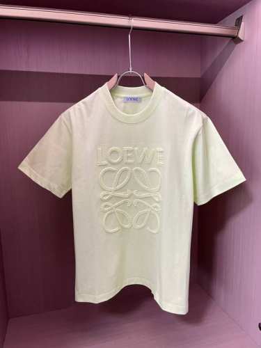 loewe 2025春夏新款首发专柜最新款短袖圆领T恤 高端订制 设计前卫时尚！品牌Logo重工艺设计 高端定制丝光云朵棉面料.手感柔软.穿着舒适.专柜级别精致