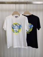 Vers&Ace 25春夏新品painted Medusa印花标识短袖T恤，正面饰有立体效果绘画风Medusa图案设计。定制80支双股丝光棉面料；黑色 白色 S