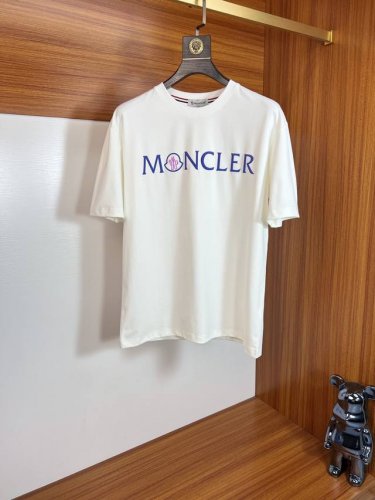 moncler 蒙口 2025年春夏新品上新 三标齐全 圆领短袖T恤 好货不用过多介绍 看细节 专柜码数：M-Xxxl 175 140建议L