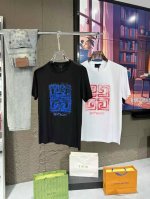 Givench*Y 纪梵*希 2025 春夏新款男士短袖T恤！高端潮物，众星追捧时尚款！各大明星网红人手一件的出街单品。高级定制丝光棉面料，手感细腻柔软，上身挺