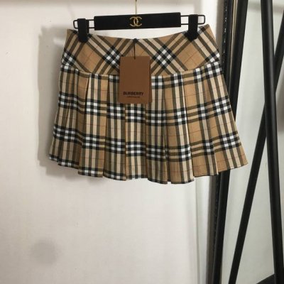 款号2025 Burberr*新款 经典格纹格子印花百褶短半裙，安全裤里衬，卡其色，Sml， M码；腰围70，长36
