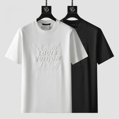 Sg Lv 高定面料 玉蚕丝般的丝滑 2025春夏新品上市时尚经典圆领短袖时尚单品设计，更加时尚舒适，高标准定制，上身非常有型，全新刺绣工艺 客供辅料，客供进口