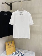 dc圆领T恤 24Ss夏季新款系列 -Dio*R男士圆领短袖T恤 高端潮牌 独特的设计风格 简约个性高级风 胸前后背立体硅胶Cd家字母Logo图案 通过精致的刺