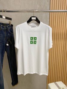 纪梵*Givenchy 25Ss春夏新款首发专柜最新款短袖圆领T恤 手绘工艺 高端订制 设计前卫时尚！品牌Logo重工艺设计 高端定制240克面料.手感柔软.穿