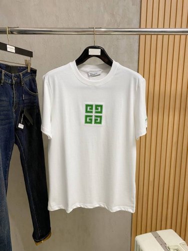 纪梵*Givenchy 25Ss春夏新款首发专柜最新款短袖圆领T恤 手绘工艺 高端订制 设计前卫时尚！品牌Logo重工艺设计 高端定制240克面料.手感柔软.穿