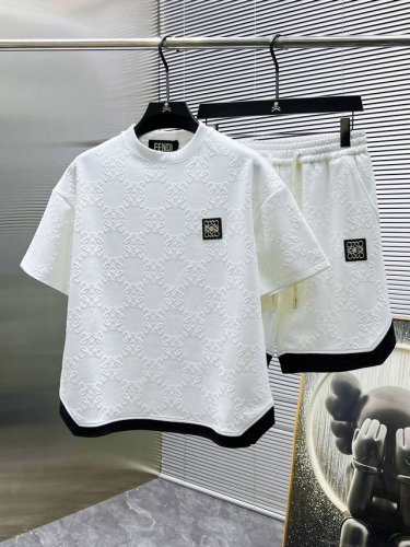 罗意威 Loewe 2025Ss春夏新款 休闲 短袖 短裤裤 套装，高端版本！专柜定制面料 透气舒适度高，细节无可挑剔，品牌元素设计理念，体现高品质。手感细腻柔