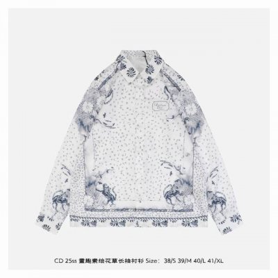 dior 迪奥 25Ss 童趣素绘花草长袖衬衫 采用白色桑蚕丝斜纹面料精心制作，联名以雕塑感线条呼应Hylton Nel陶艺作品的立体美学，隐藏式纽扣门襟保持简