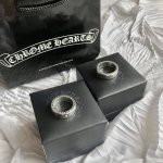 克罗心Chrome Hearts双剑十字花情侣款戒指 德国进口泰银做旧材质原单材质 品质一流 哥特设计风格 潮人必备 配专柜全套包装 尺码：美号6.7.8.9