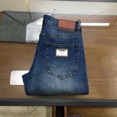 新品 D.G New# -春夏新款，男士牛仔裤原厂原布原洗水！进口原版水洗弹力面料，复杂的手工艺叠加，任何一个洗水环节多停留几秒都会变成完全不一样的颜色效果，所