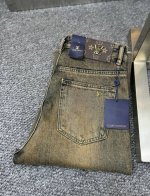 lv*路易 Ss25春夏新款男士牛仔裤 面料弹性好 独家发售 官网同步 时尚优雅 采用原色酵母水洗工艺 精选进口重磅丹宁牛仔面料 配专柜五金装饰 真皮皮牌 精致