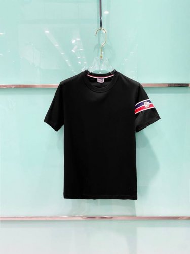 新品 蒙口男士时装款圆领短袖T恤，贸易公司洋行货，高级限定款，25年春夏新品，明星级人气单品！ 客供埃及进口顶级面料，甄选尼罗河区域光照极好的上等棉花原料，经过