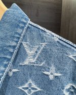 款号-Mx003 细节图 Louis Vuitton 路易 威登 24Fw 老花拼接提花牛仔外套 龚俊同款 这件 Lv 牛仔外套超惊艳！它装饰着 24Ss 秀场