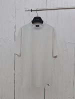 balenciag* 巴黎Blcg 25闪粉麦穗圆领短袖 采用15S精棉平纹，正面饰以闪亮艺术作品印花，金沙闪粉印花是在面料表面形成金属质感闪光效果的装饰工艺，