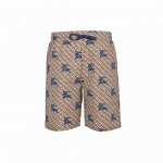 burberry 巴宝莉 25Ss 满印战马短裤 全新美学灵感趣味设计,渠道性质精品。让整体造型设计更加优雅时尚，今夏最火系列，无数明星潮人追捧。裁剪工艺细节处