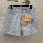 款号G25041067 Miumi*U缪家新款 高端定制原版字母Logo五金配件、字母Logo提花水洗牛仔棉时尚百搭牛仔短裤！ M码：腰围72，臀围92，裤长3