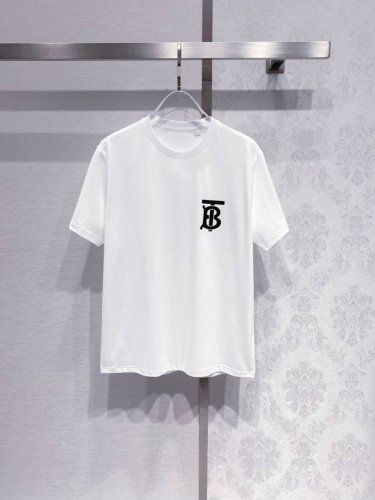 宽松款 全新升级 让你焕然一新的感受 1 全系列采用双股棉 区别于全市场通货及所谓原版定织 2 全系列采用一线代工工厂p出货 严谨版型裁剪 精工车工艺 无尘后整