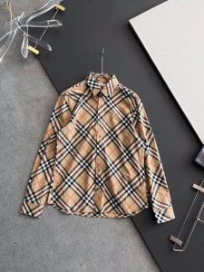 Bur、经典格纹衬衫，专柜常年断货王整件衣服8800购买Zp拆解打造，定制对纹对格面料，订制纽扣全3D激光打造，，真正做到1:1Copy 闭眼入 码数: M L