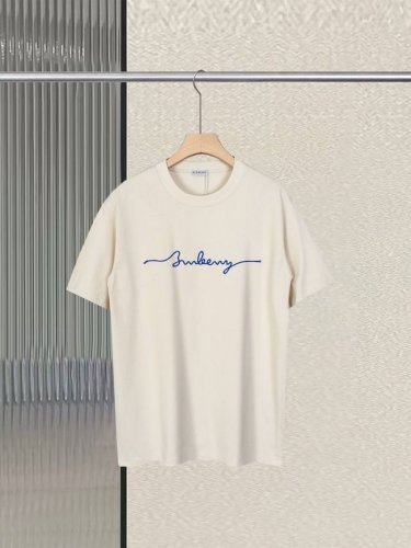 顶级版本 Burberry 巴宝莉 Bbr 2025夏季新款 绳子Logo刺绣 圆领短袖T恤男女同款 采用定制双股双纱纯棉面料,洗水定型处理，不变形不缩水 胸前