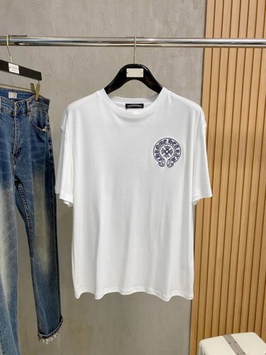 克罗心2025春夏新款男女同款短袖T恤，最新款全网独家首上！！~既经典有时尚百搭，谁不爱啊，将经典再次展现，非常的耐看，自带低奢光环与辨识度！传统的品牌理念和现