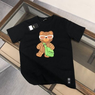 fendi 芬迪 新款上市 专柜系列纯棉T恤 全新设计灵感 极具时尚代表性 精致小熊Logo设计 手感舒适透气 极为时尚耐看有腔调 上身效果高端大气 极致有型的