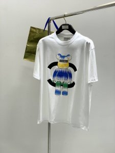 Chanel 香奈儿 2025夏季新品 专柜同步有售 原单狠货 时尚休闲圆领短袖T恤 采用进口原版纯棉面料 顶级印花工艺字母图案Logo 一贯的高规格出品 亲肤