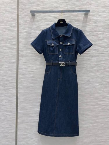 Chane* 2025Ss新款，高版系列出品~超时髦新款丹宁牛仔套装系列 个性色调上身又酷又飒爽 纹理细腻，棉感自然，面料硬挺 超级漂亮！细节做工超级好，新品现