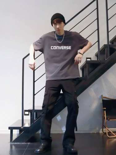 60 上新！Converse匡威圆领短袖T恤，把经典玩出不同，打破单一设计再创造，增多点趣味性！男女同款入，厚实有质感，透气且吸汗，喜欢就盘她！ 尺码：S-3X