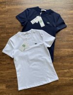 纯色简约Lacoste法鱼家女装纯色棉质简约圆领正肩修身短袖T恤 Tf7218 经典法式简约风格的代表作，适合追求低调质感的日常穿搭。 采用100%精梳棉，密度