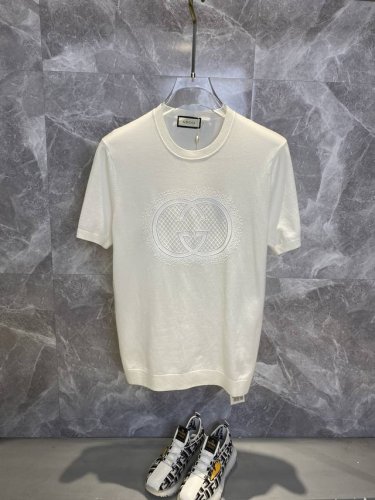 gucci古奇 2025春款顶级打底神器 进口私货，高端天丝羊毛衫短袖 纯色简约专柜款 时尚不失奢华 品质毋庸置疑 上身效果超赞，奢华官网同款 款式尺码M-3X