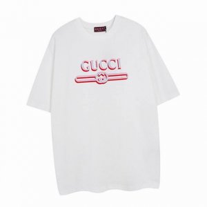 古驰 Gucci 夏季新品 重影腰带字母印花圆领短袖T恤，三色重叠呈现幻影效果，衣服偏厚使整体高透气和柔软性，男女同款。 Color：黑色 白色 Size：Xs
